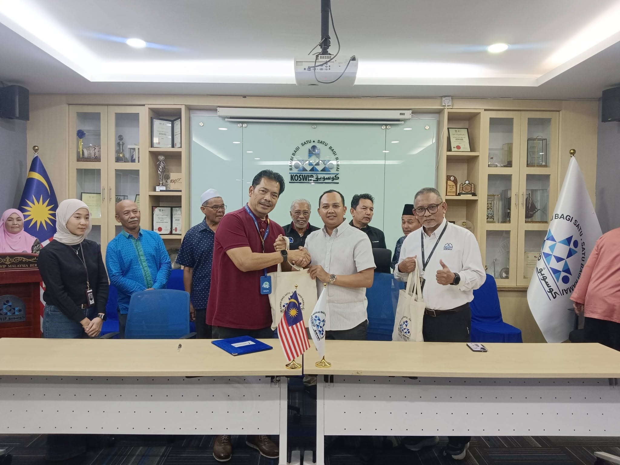 img_1788829154__jRSfolVK-1x.jpg